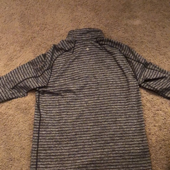 Long sleeve quarter zip lululemon - Picture 3 of 4